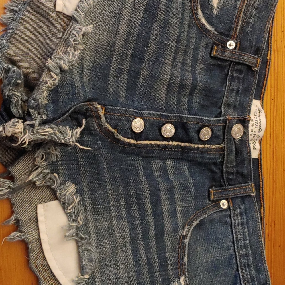 Abercrombie &Fitch Festival Shorts High Ruse SZ 10